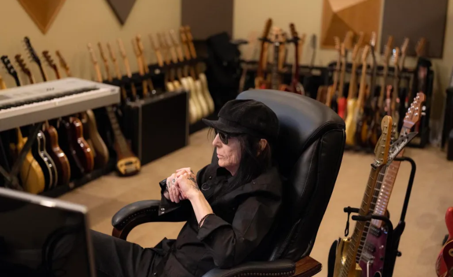 Mick Mars Net Worth: Biography, Personal Life, Career, And Income (2024)