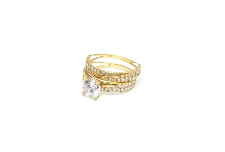 Key Differences Between Yellow Gold and White Gold Jewelry